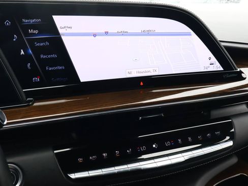 Certified 2024 Cadillac Escalade ESV Premium Luxury Platinum AWD/4WD image 31