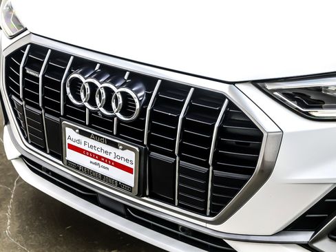 Used 2019 Audi Q3 2.0T Prestige w/ Prestige Package image 13