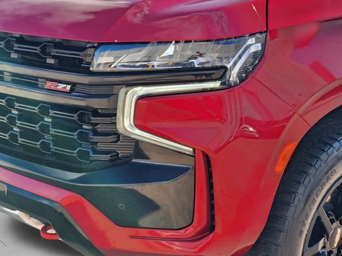 Used 2023 Chevrolet Suburban Z71 w/ Luxury Package AWD/4WD image 30