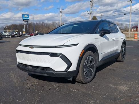 Used 2026 Chevrolet Equinox EV LT image 3