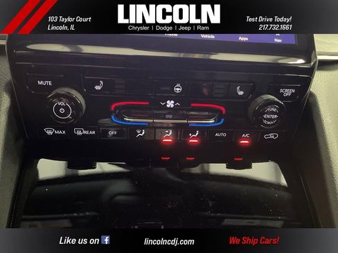 New 2025 Jeep Grand Cherokee Limited w/ Black Appearance Package image 29