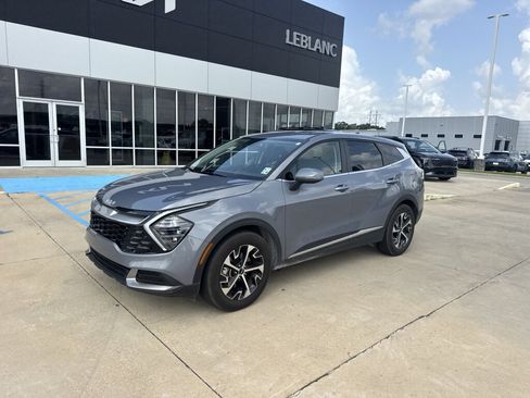 Certified 2025 Kia Sportage EX FWD image 2