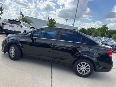 Used 2017 Chevrolet Sonic LT image 5