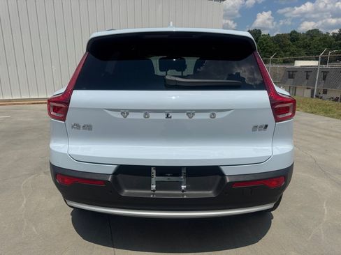 Certified 2025 Volvo XC40 B5 Ultra AWD/4WD image 14