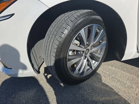 Used 2021 Lexus ES 300h w/ Premium Package image 32