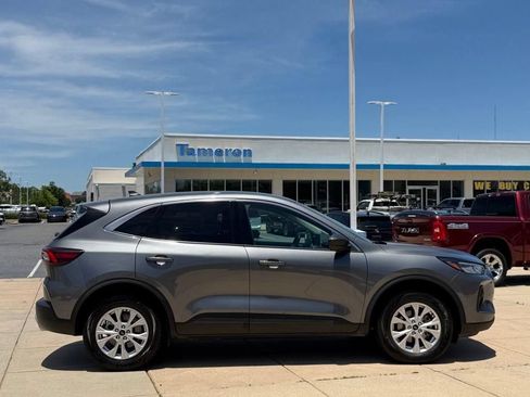 Used 2024 Ford Escape Active AWD/4WD image 4