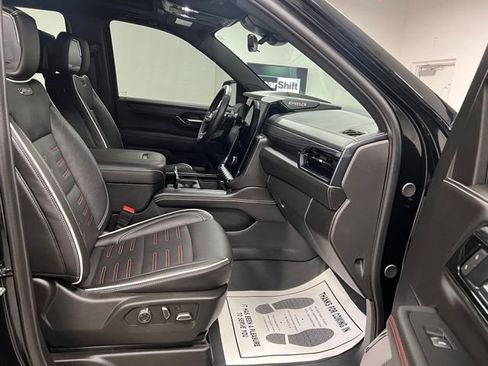 Used 2025 GMC Yukon AT4 Ultimate w/ LPO, Floor Liner Package AWD/4WD image 64