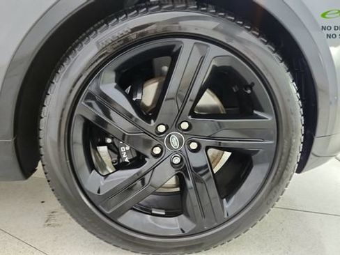 Used 2024 Land Rover Discovery Metropolitan Edition AWD/4WD image 67