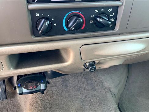 Used 2004 Ford F250 XL RWD image 34
