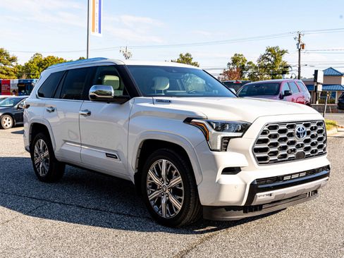 Used 2024 Toyota Sequoia Capstone image 8