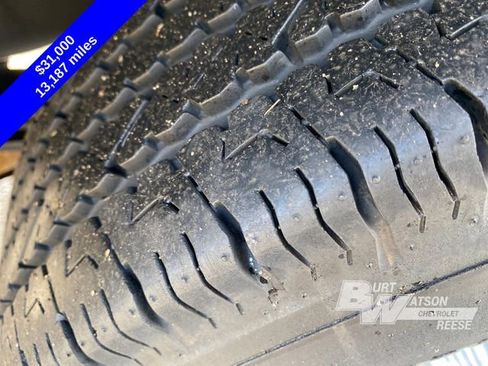 Used 2024 Chevrolet Express 2500 w/ Driver Convenience Package image 17