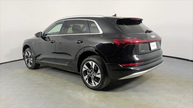 Used 2022 Audi e-tron Premium Plus w/ Premium Plus Package AWD/4WD image 4