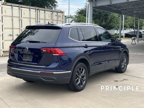Used 2023 Volkswagen Tiguan SE w/ Panoramic Sunroof Package FWD image 10