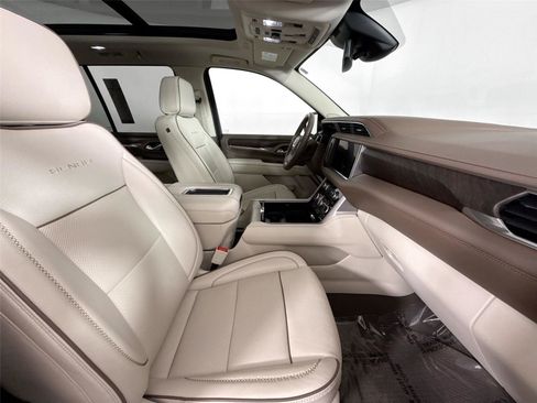 Used 2024 GMC Yukon Denali AWD/4WD image 45