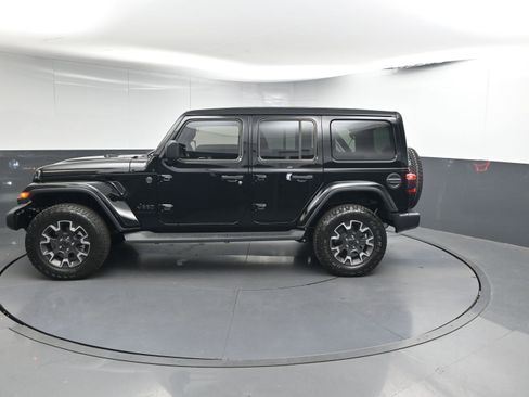 Used 2025 Jeep Wrangler Sahara image 2