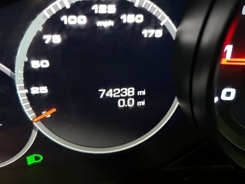 Used 2020 Porsche Cayenne AWD/4WD image 25