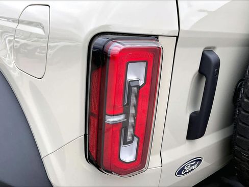 New 2026 Ford Bronco Outer Banks w/ Sasquatch Package image 14