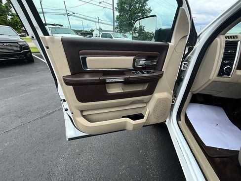 Used 2017 RAM 1500 Laramie w/ Convenience Group AWD/4WD image 11