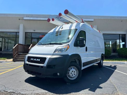 Used 2022 RAM ProMaster 2500 w/ Safety Group FWD image 2