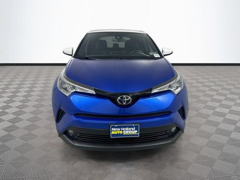 Used 2018 Toyota C-HR XLE FWD image 3