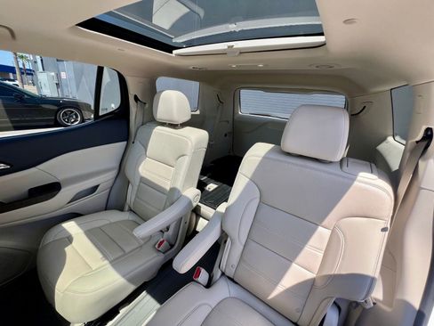 Used 2022 GMC Acadia Denali w/ Denali Technology Package FWD image 20