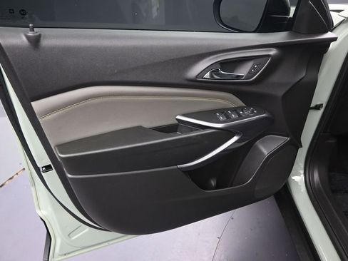 Used 2025 Chevrolet Trax ACTIV w/ Sunroof Package FWD image 12