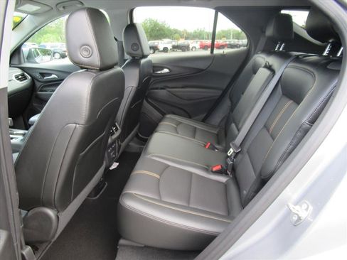 Used 2024 Chevrolet Equinox Premier FWD image 32