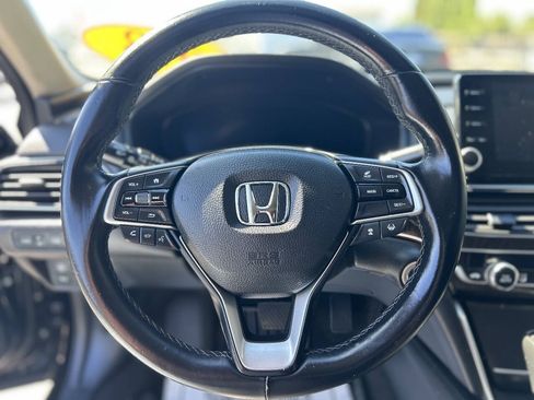 Used 2018 Honda Accord Touring image 10