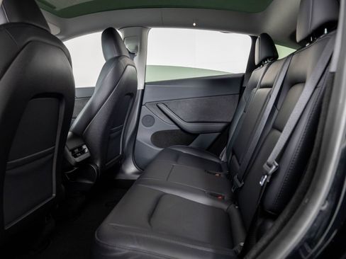 Used 2024 Tesla Model Y Long Range image 19