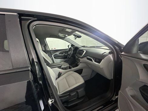 Used 2024 GMC Terrain SLE image 29