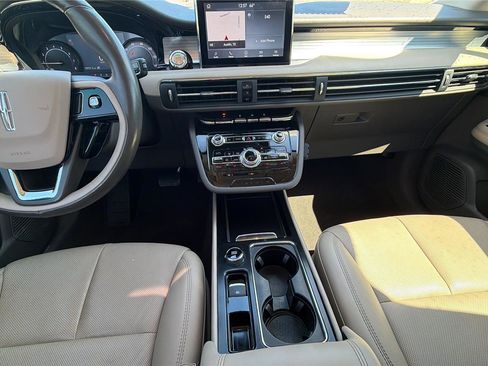 Used 2020 Lincoln Corsair FWD w/ Premium Package image 9