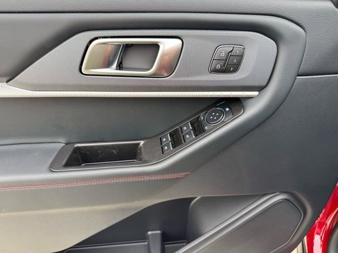 New 2026 Ford Explorer ST-Line w/ ST-Line Street Pack image 12