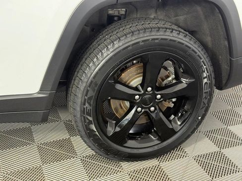 Used 2023 Jeep Grand Cherokee L Limited w/ Luxury Tech Group II AWD/4WD image 17