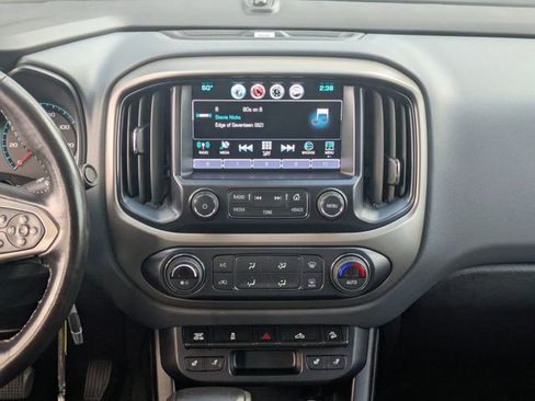 Used 2017 Chevrolet Colorado Z71 image 32