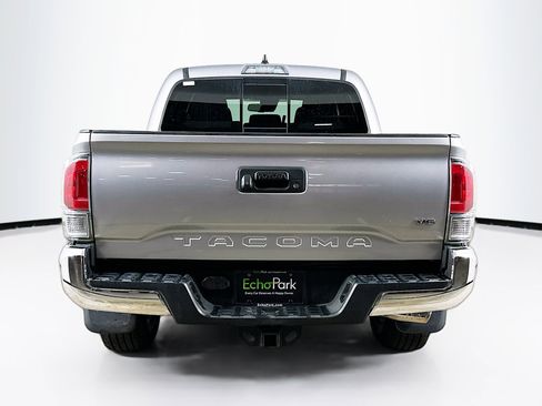 Used 2020 Toyota Tacoma TRD Off-Road image 7