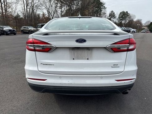 Used 2019 Ford Fusion SE w/ Equipment Group 151A image 4