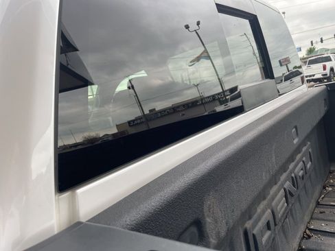 Used 2018 GMC Sierra 2500 Denali w/ Duramax Plus Package AWD/4WD image 31