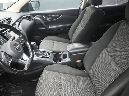 Used 2018 Nissan Rogue Sport SV w/ SV Technology Package AWD/4WD image 12