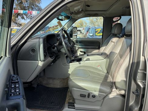 Used 2003 GMC Yukon XL SLT w/ 1SD Preferred Equipment Group image 3
