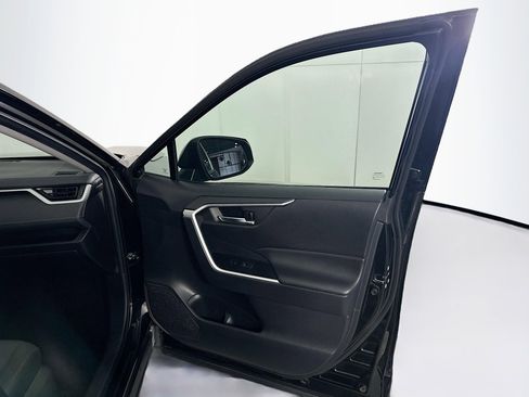 Used 2024 Toyota RAV4 XLE FWD image 30