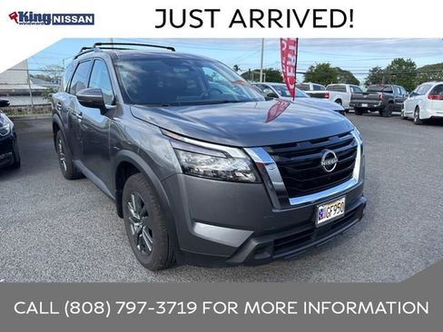 Certified 2025 Nissan Pathfinder SV image 1