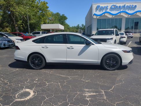 New 2025 Honda Accord SE image 3