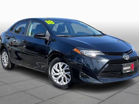 Used 2018 Toyota Corolla LE image 2