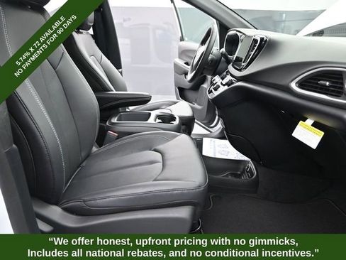 New 2026 Chrysler Voyager LX image 25