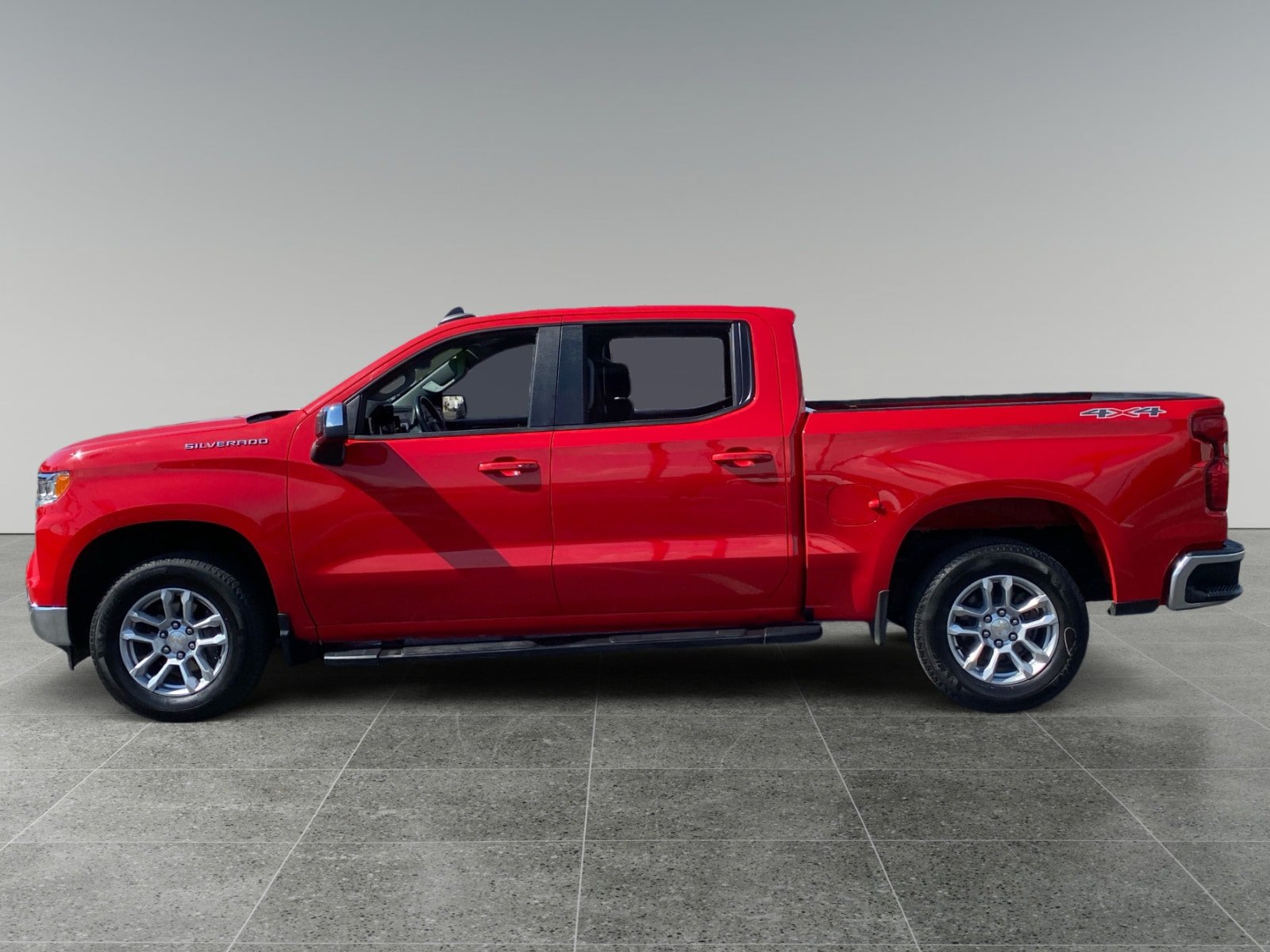 Used 2022 Chevrolet Silverado 1500 LT AWD/4WD image 2