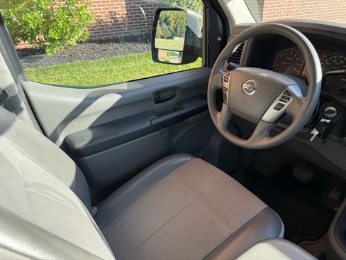 Used 2018 Nissan NV 3500 SV w/ Navigation Package image 23