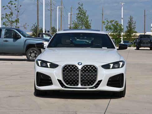 Used 2025 BMW 430i Coupe w/ M Sport Package RWD image 3