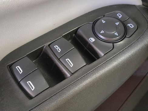 Used 2022 Chevrolet Equinox LS w/ LS Convenience Package FWD image 27
