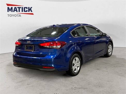 Used 2017 Kia Forte LX image 7