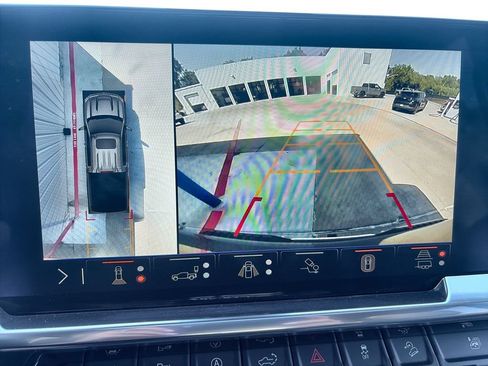 Certified 2025 Chevrolet Silverado 1500 LTZ AWD/4WD image 15